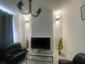 Spacious 3 Bed House London